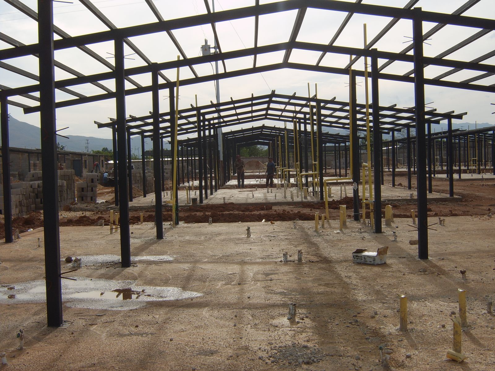 Estructura metálica en construcción